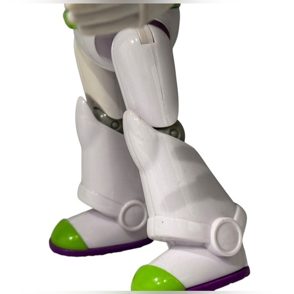 Disney Pixar Toy Story 7” Poseable Buzzlightyear Action Figure - Picture 5 of 8